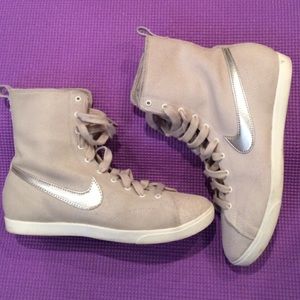 Cool Nike’s (size 9)